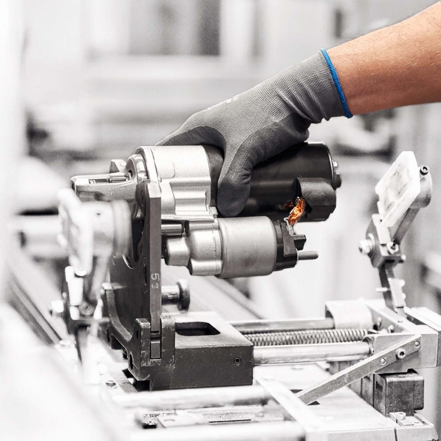 生产乘用车起动机